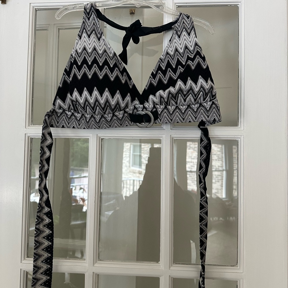 Perry Ellis Monochrome Zigzag Halter Top